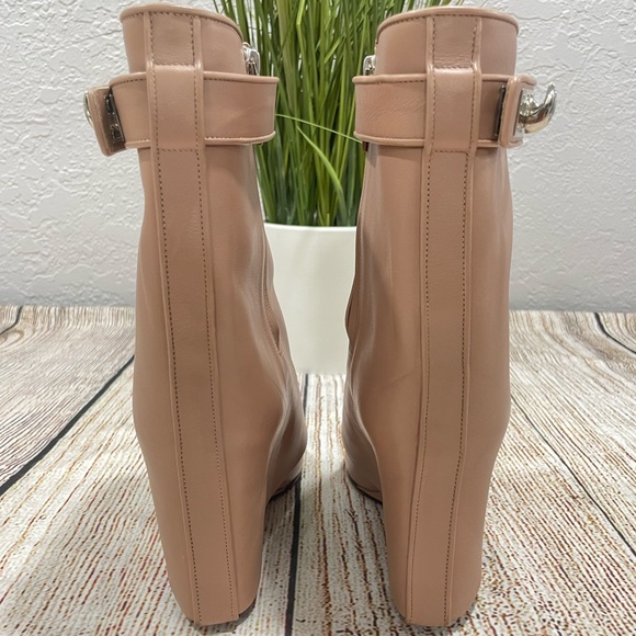 🎉🎉HP🎊🎊Givenchy Shark Lock Ankle Boot in Nude -Sz 38 (8 US) - Picture 4 of 8